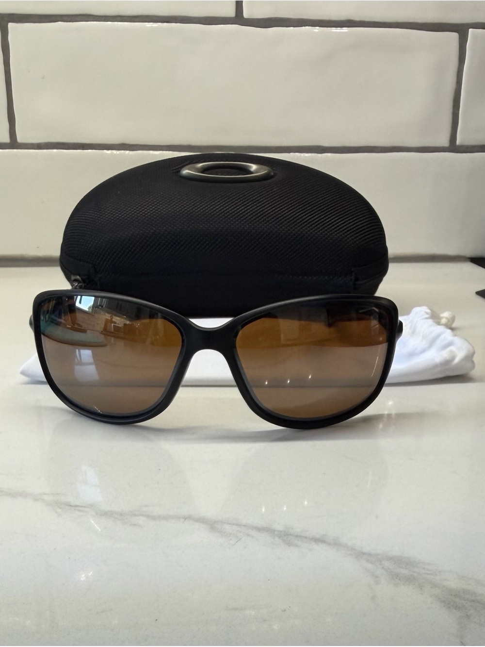 Rare Oakley cohort sunglasses matte black frames